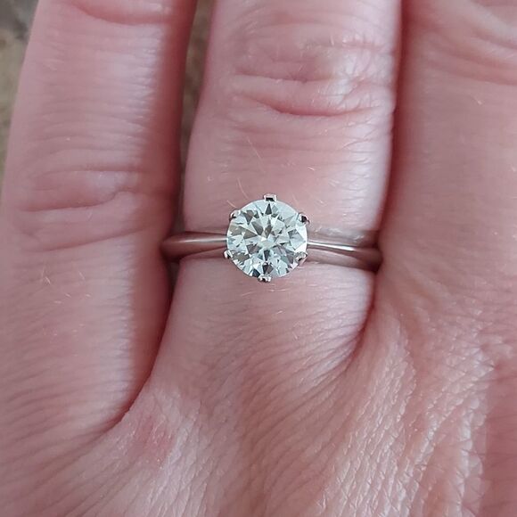 1 Carat Solitaire Moissanite 925 Silver Engagement Ring - Picture 7 of 13